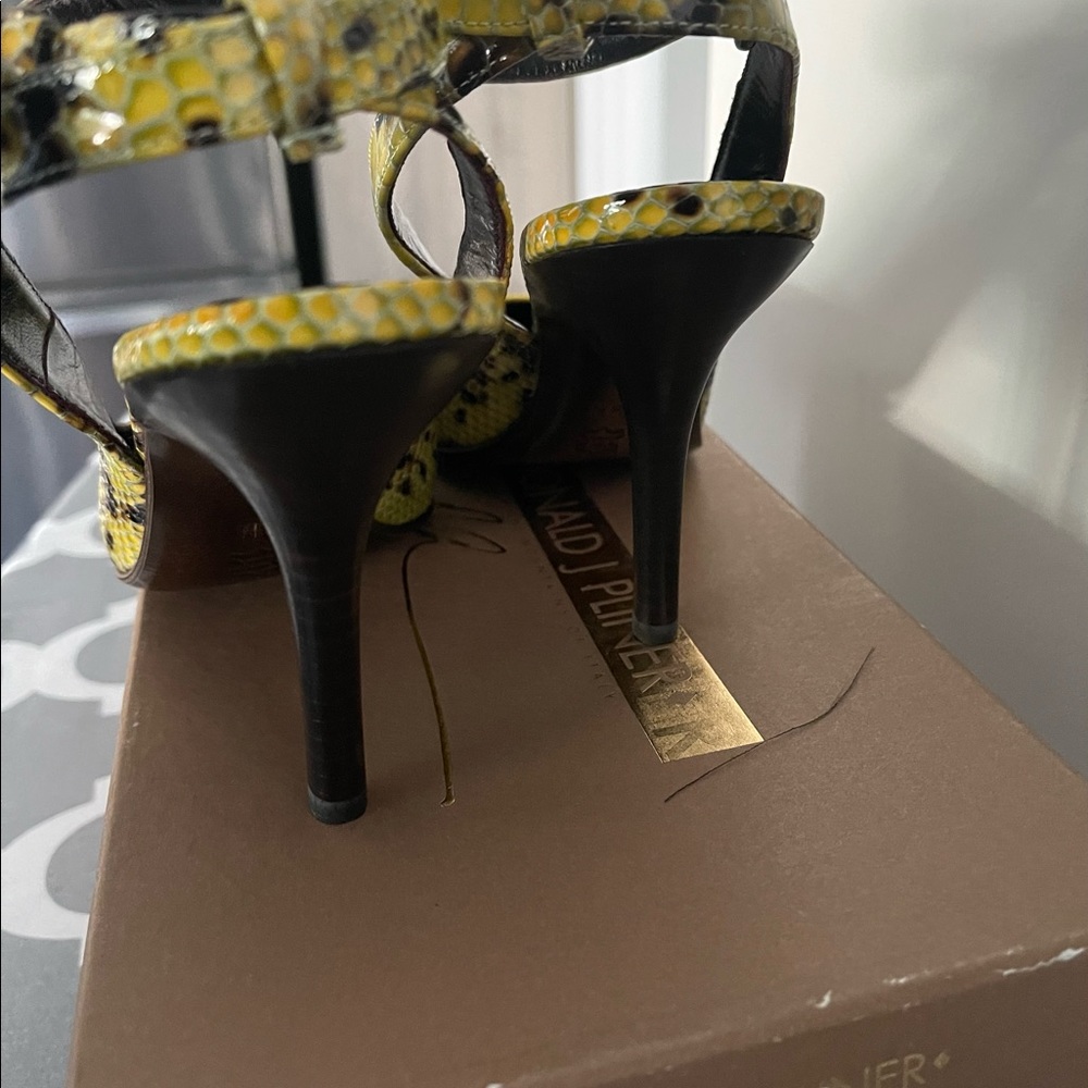 Donald J Pliner Pumps Python Sz 9n Nib - image 7
